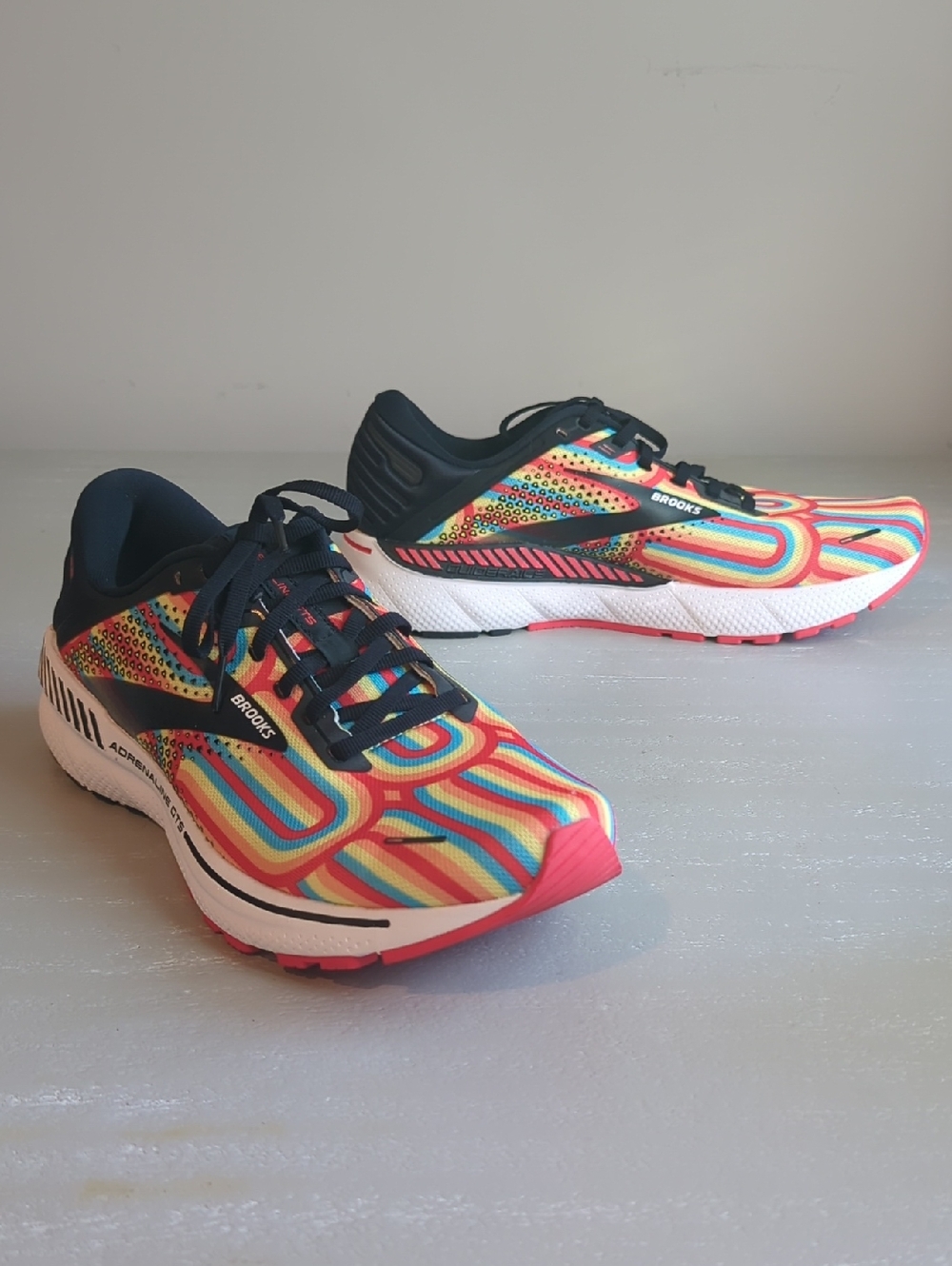 Brooks Men's Adrenaline GTS 22 Running Sneaker   Disco Pack Limelight size 12